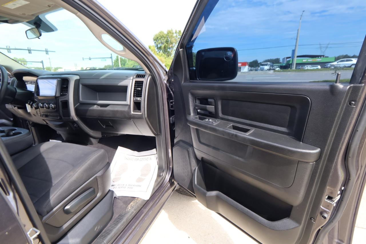 RAM 1500 Classic Express 4x4 Quad Cab 6'4" Box 2019
