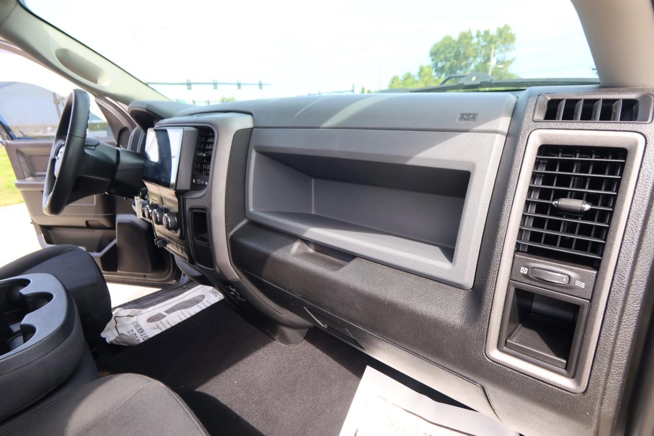 RAM 1500 Classic Express 4x4 Quad Cab 6'4" Box 2019