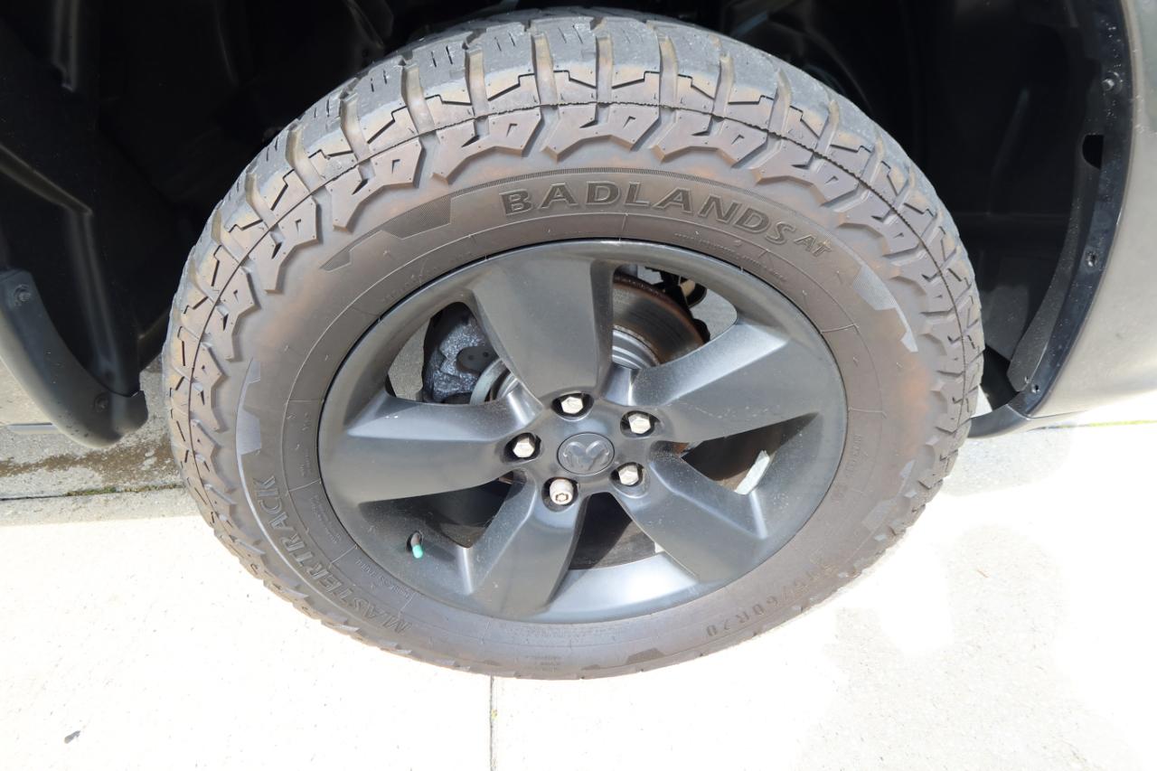 RAM 1500 Classic Express 4x4 Quad Cab 6'4" Box 2019