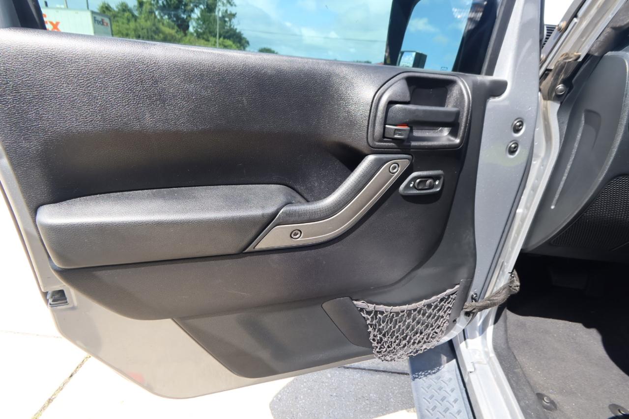 Jeep Wrangler Unlimited 4WD 4dr Sport 2016