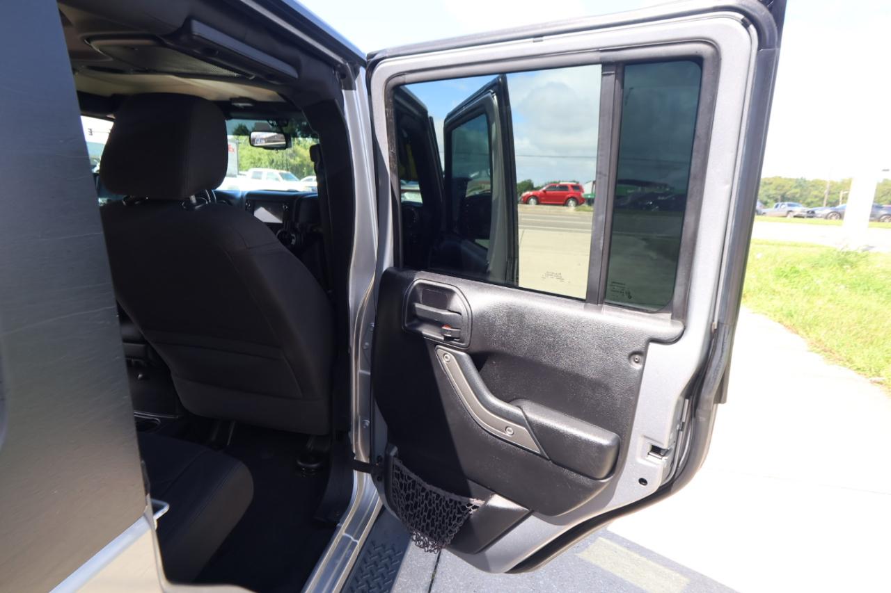 Jeep Wrangler Unlimited 4WD 4dr Sport 2016