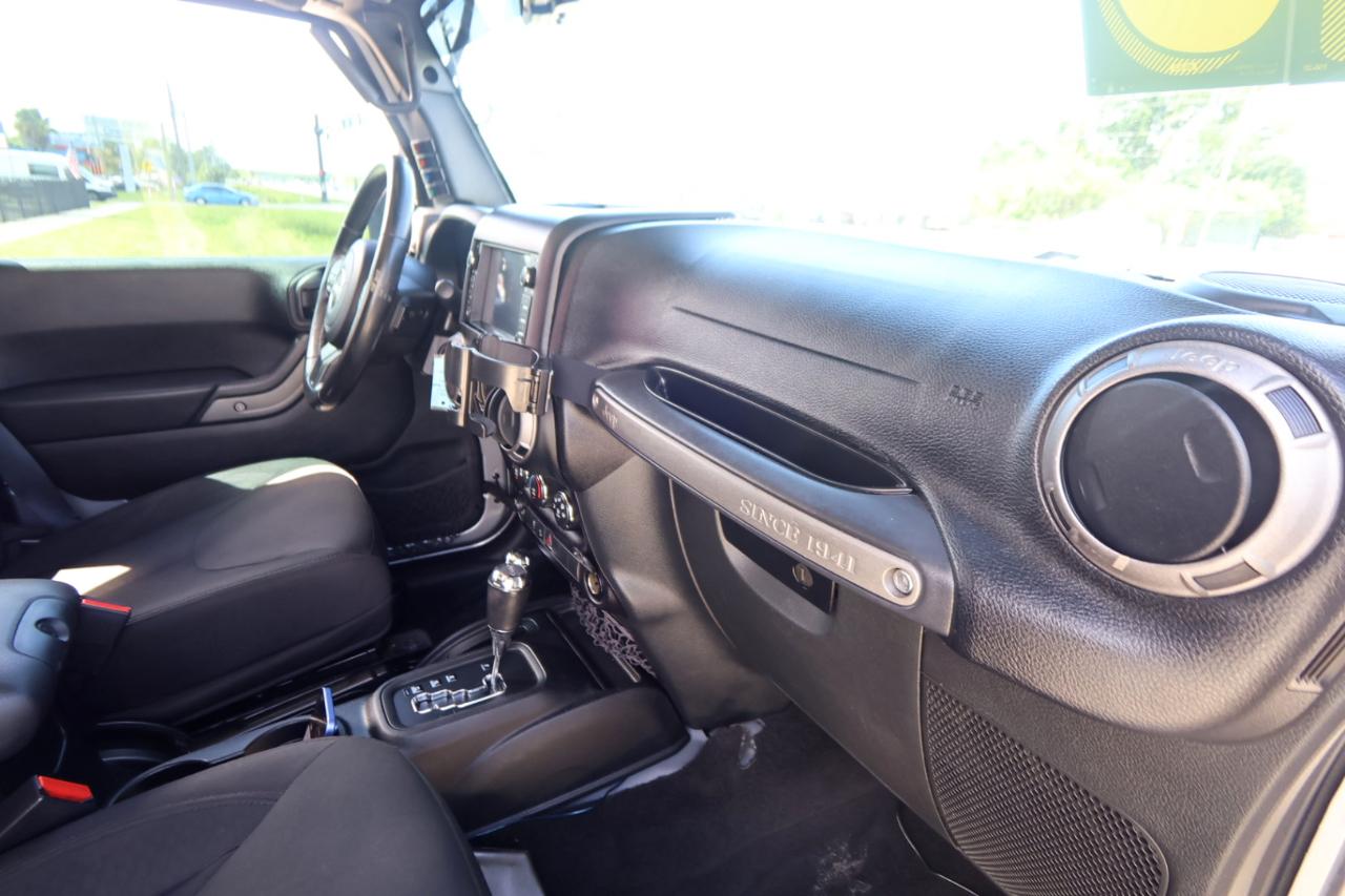 Jeep Wrangler Unlimited 4WD 4dr Sport 2016