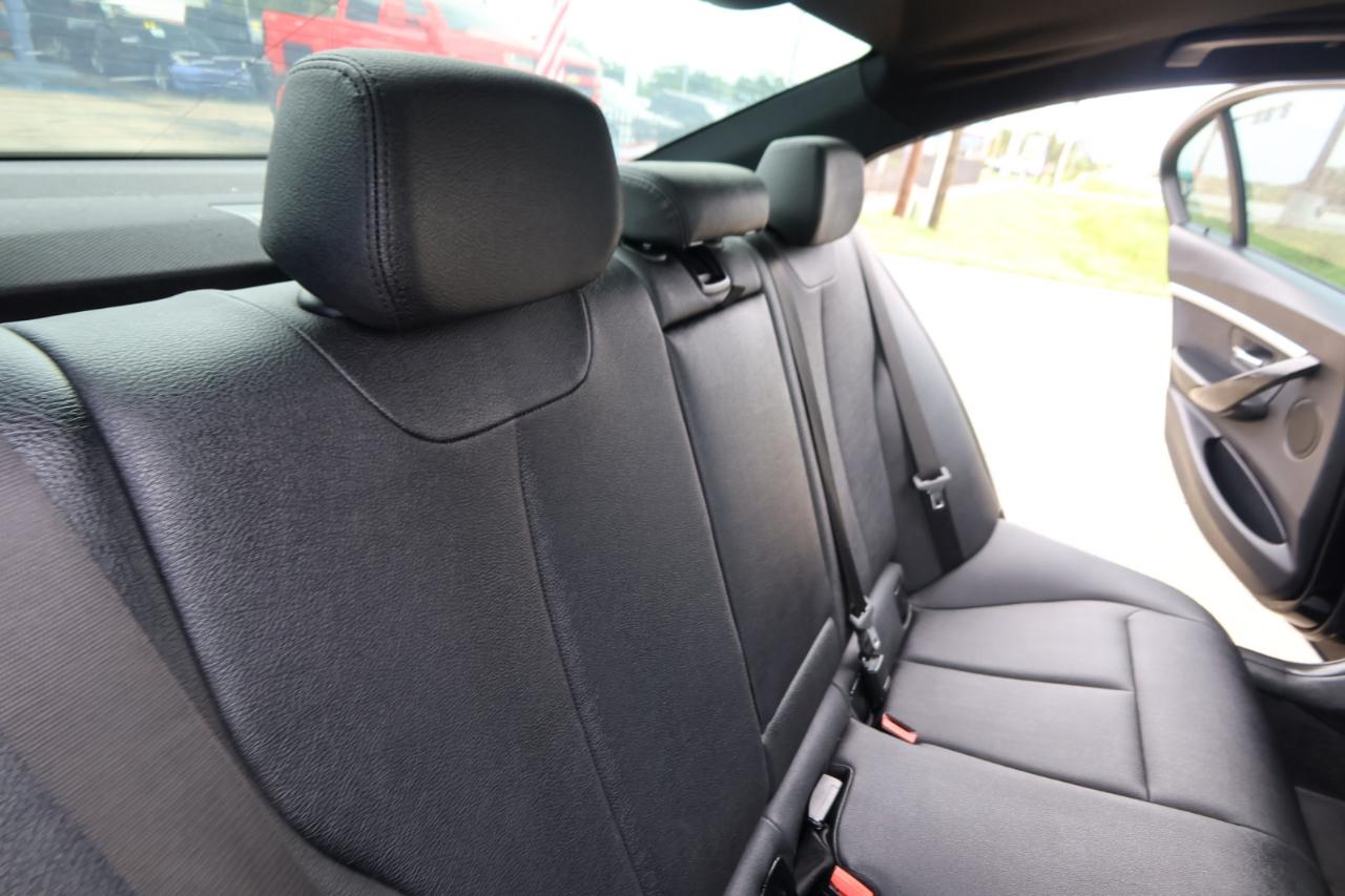 BMW 3 Series 330i Sedan 2018