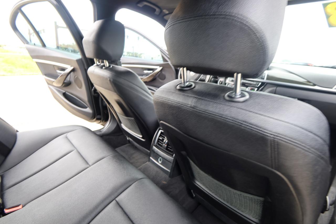 BMW 3 Series 330i Sedan 2018