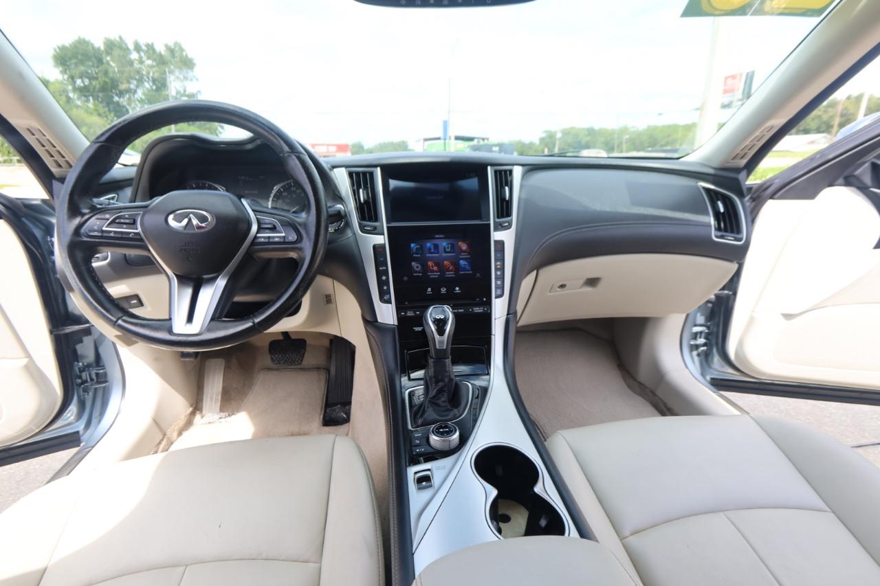 Infiniti Q50 3.0t LUXE RWD 2020
