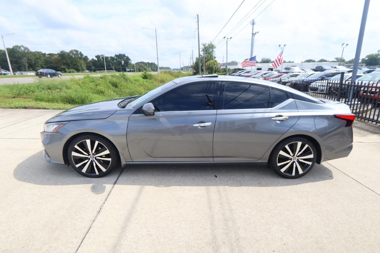 Nissan Altima 2.0 Platinum Sedan 2020
