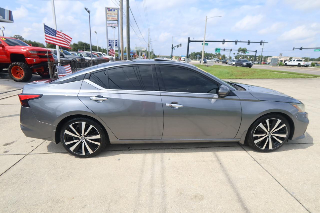 Nissan Altima 2.0 Platinum Sedan 2020