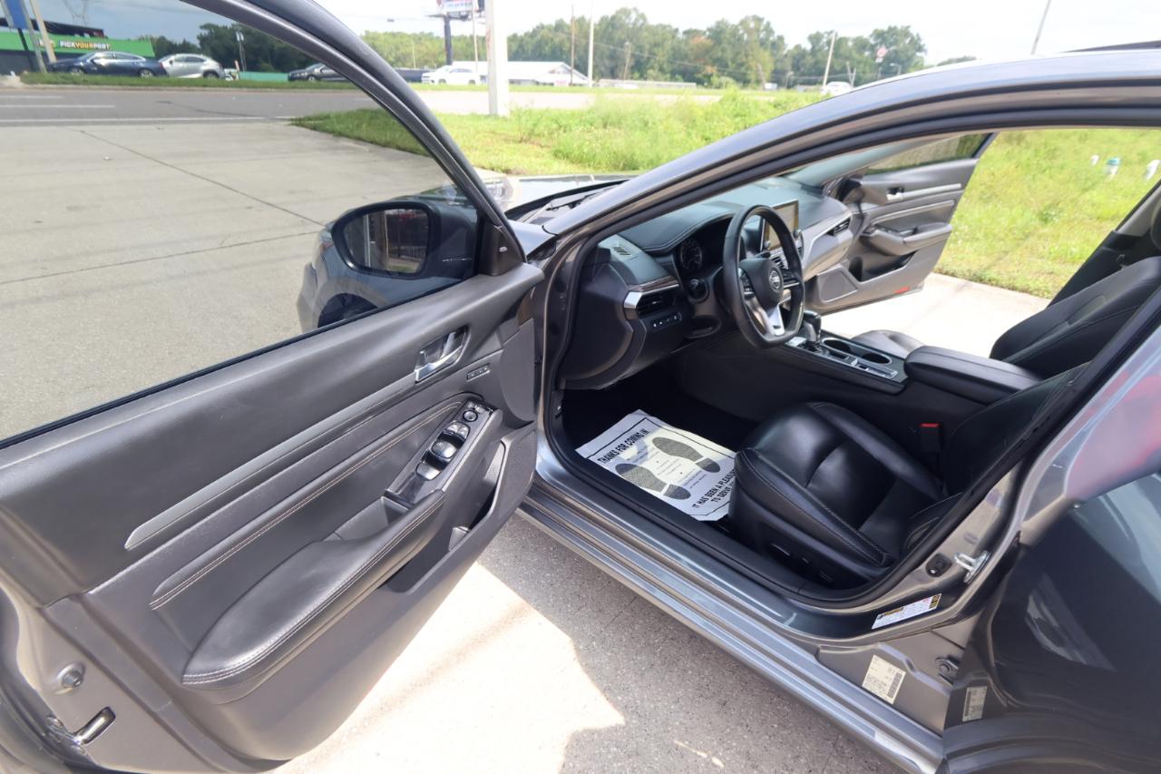 Nissan Altima 2.0 Platinum Sedan 2020