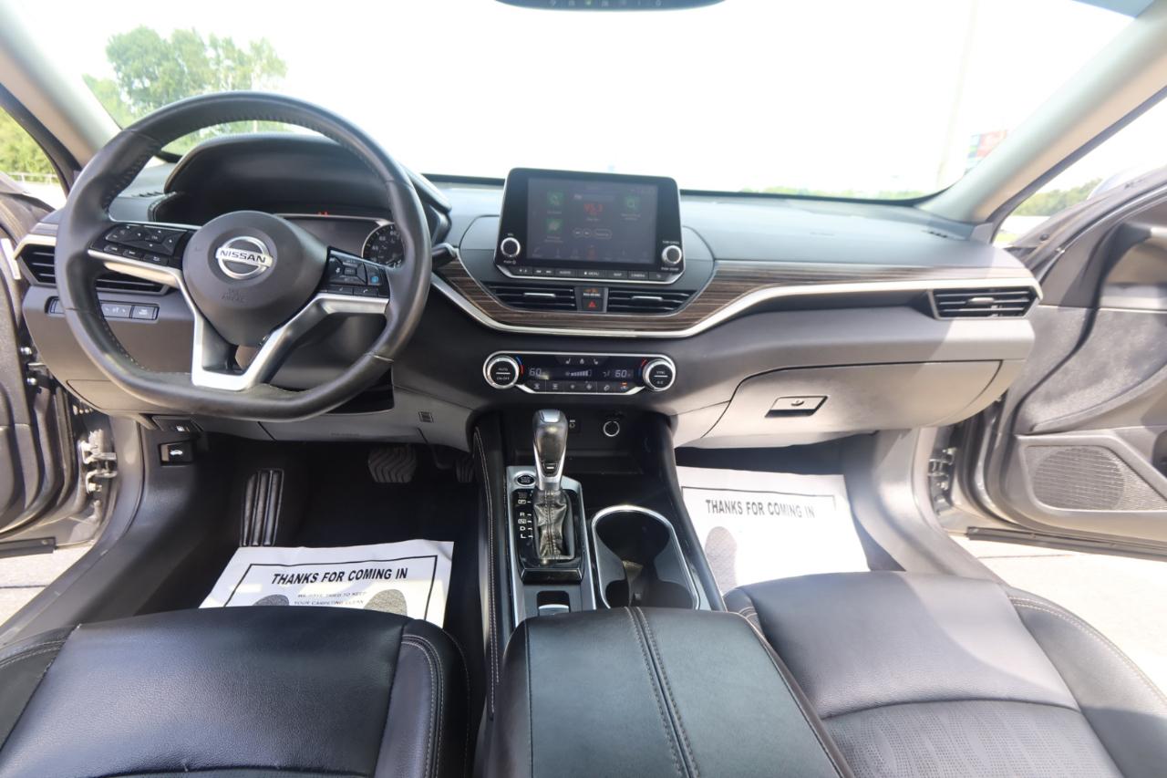 Nissan Altima 2.0 Platinum Sedan 2020