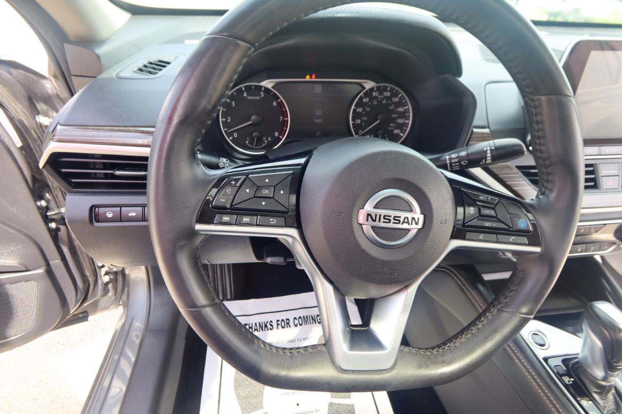 Nissan Altima 2.0 Platinum Sedan 2020