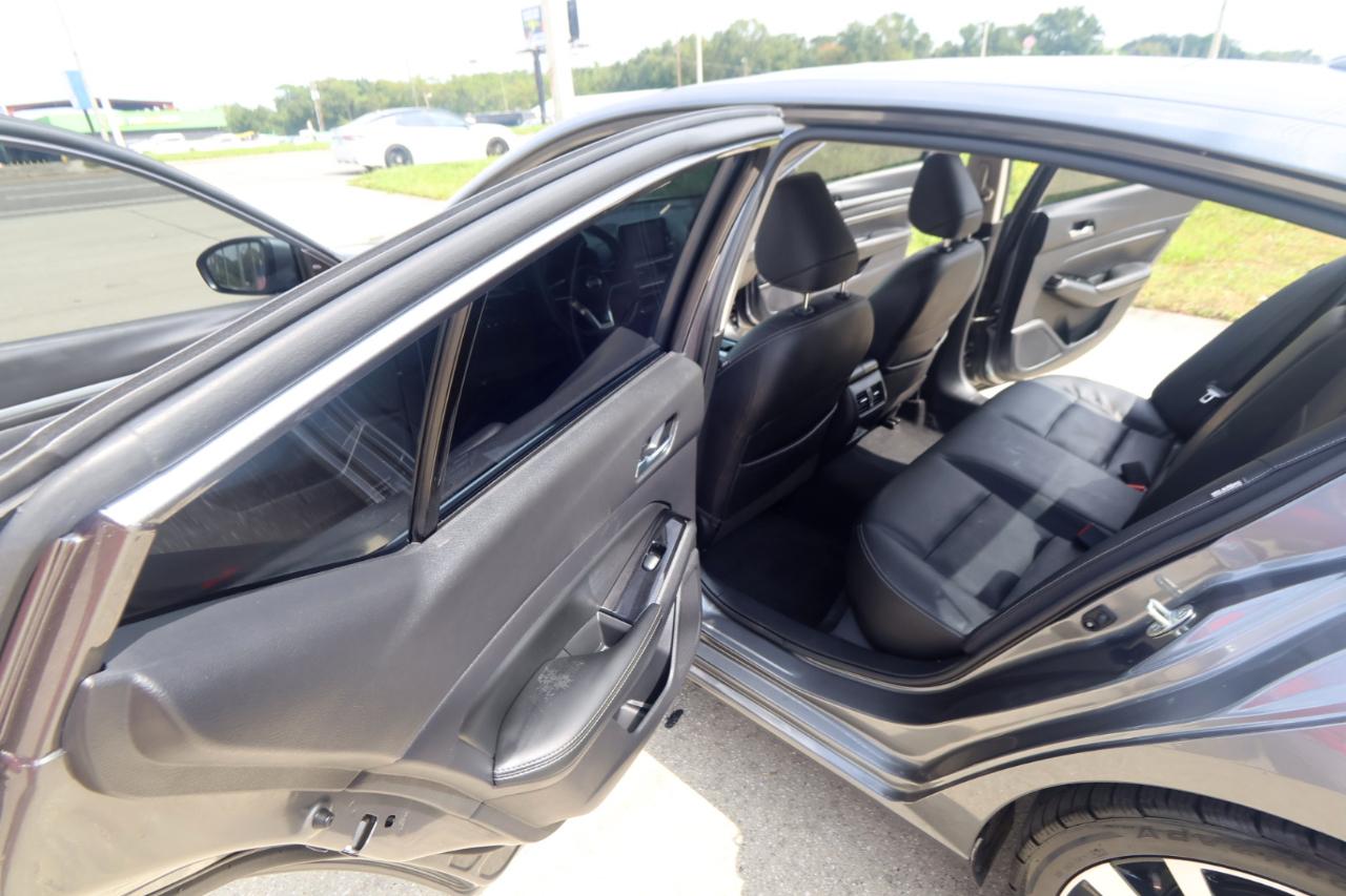 Nissan Altima 2.0 Platinum Sedan 2020