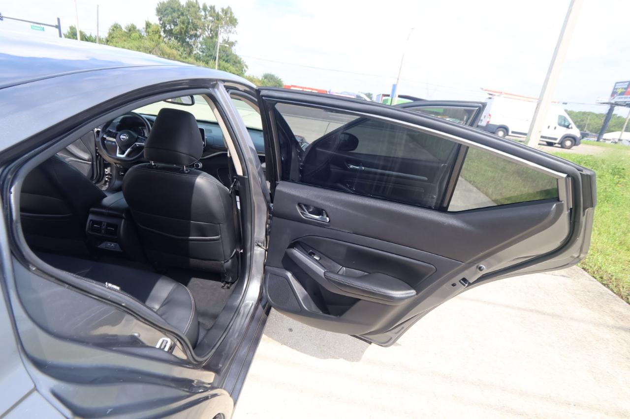 Nissan Altima 2.0 Platinum Sedan 2020