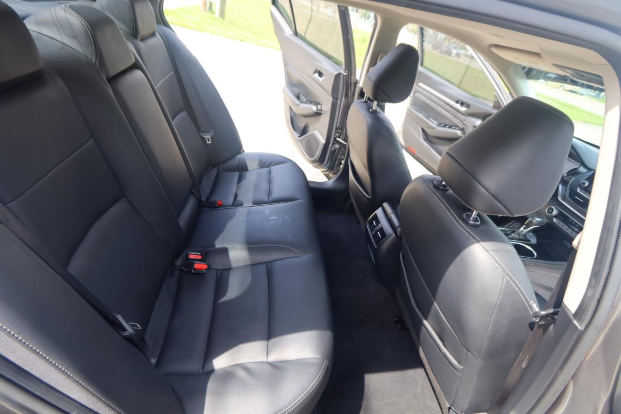 Nissan Altima 2.0 Platinum Sedan 2020