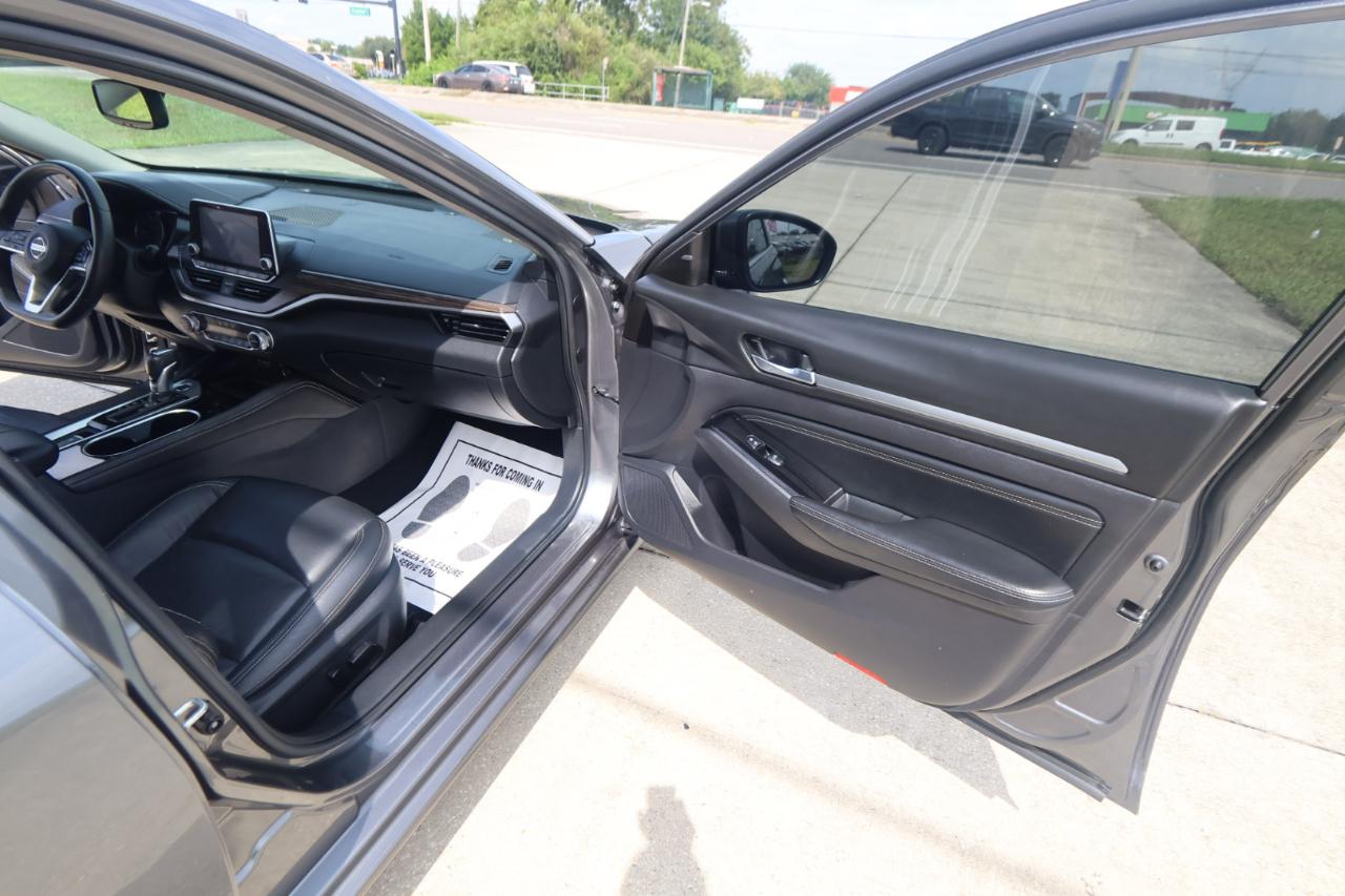 Nissan Altima 2.0 Platinum Sedan 2020