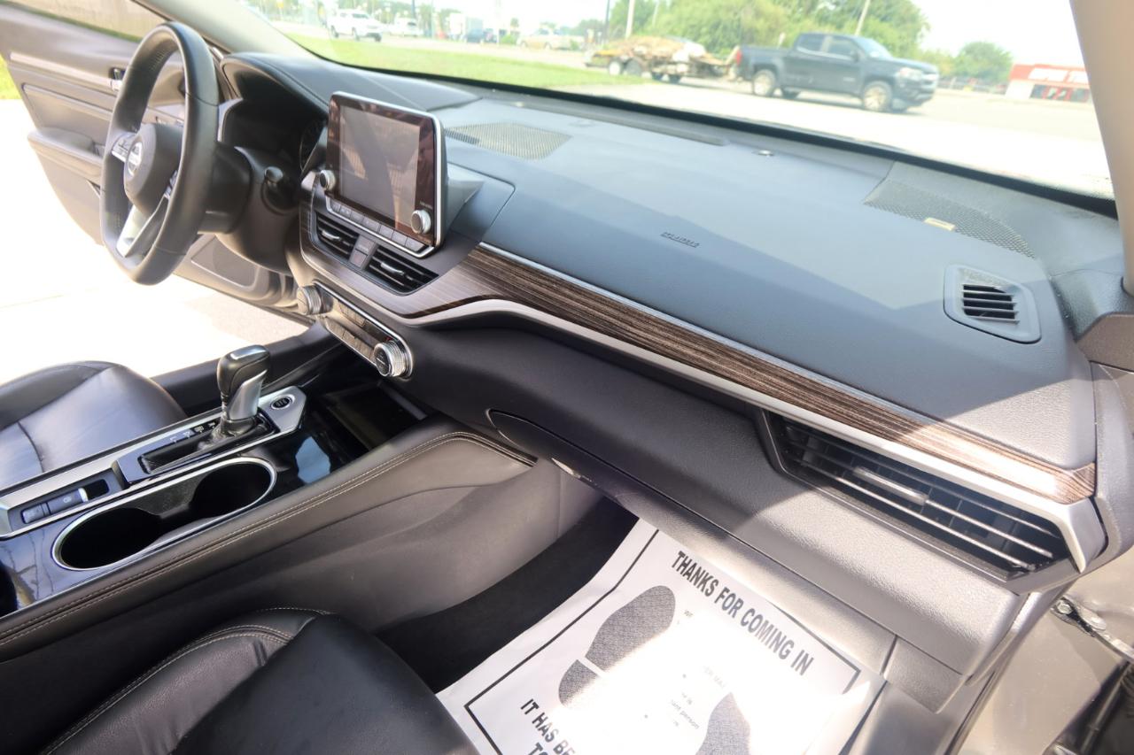 Nissan Altima 2.0 Platinum Sedan 2020