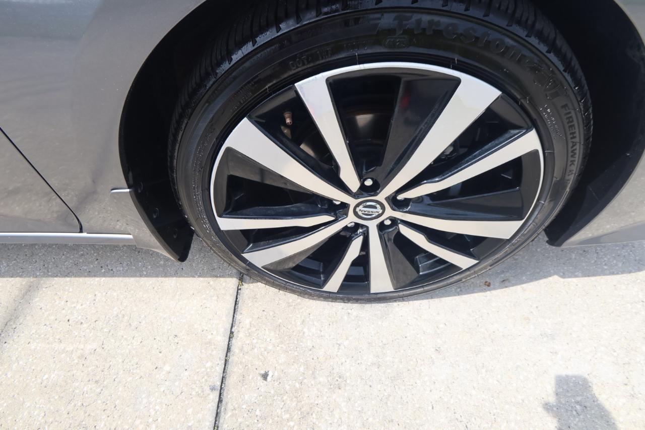 Nissan Altima 2.0 Platinum Sedan 2020