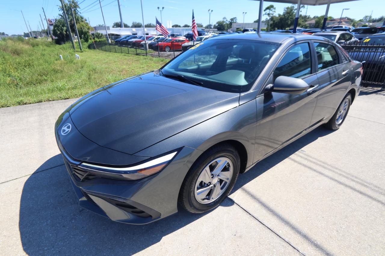Hyundai Elantra SE IVT 2025