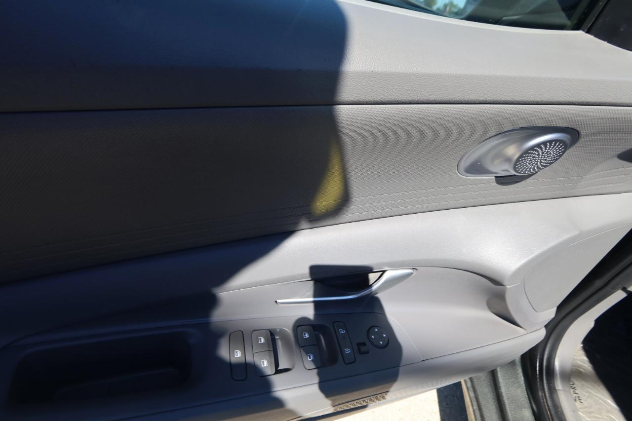 Hyundai Elantra SE IVT 2025