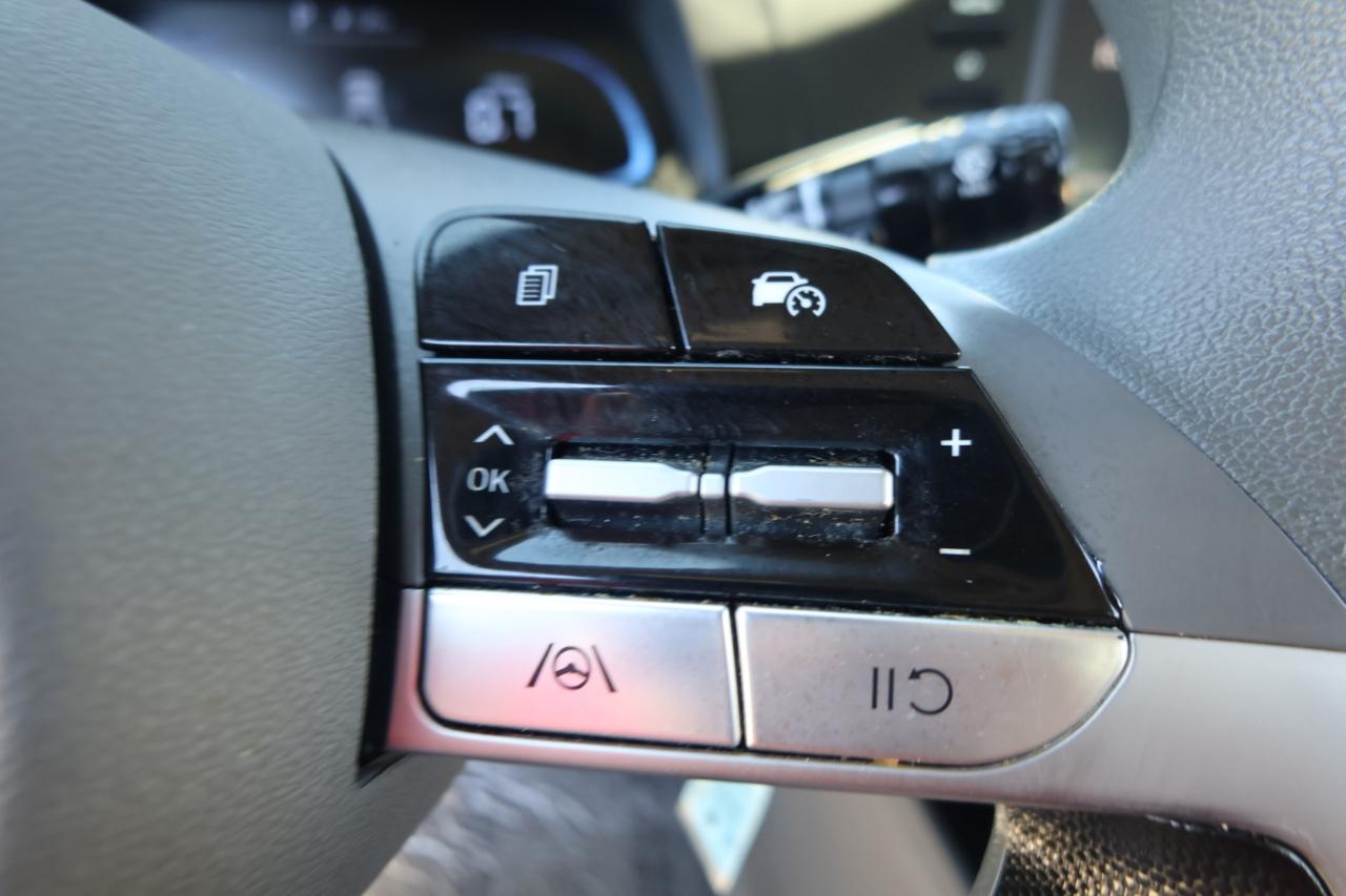 Hyundai Elantra SE IVT 2025