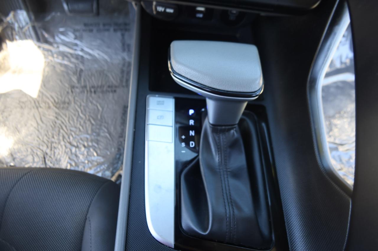 Hyundai Elantra SE IVT 2025