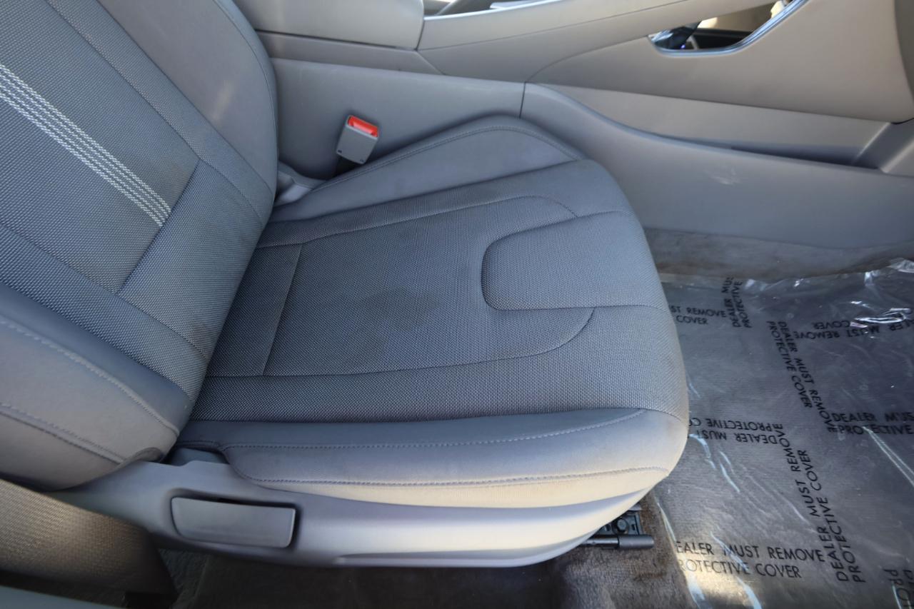 Hyundai Elantra SE IVT 2025