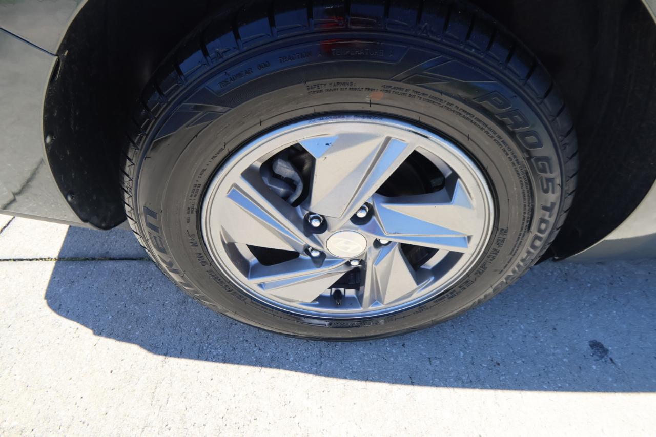 Hyundai Elantra SE IVT 2025