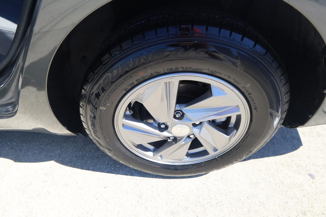 Hyundai Elantra SE IVT 2025