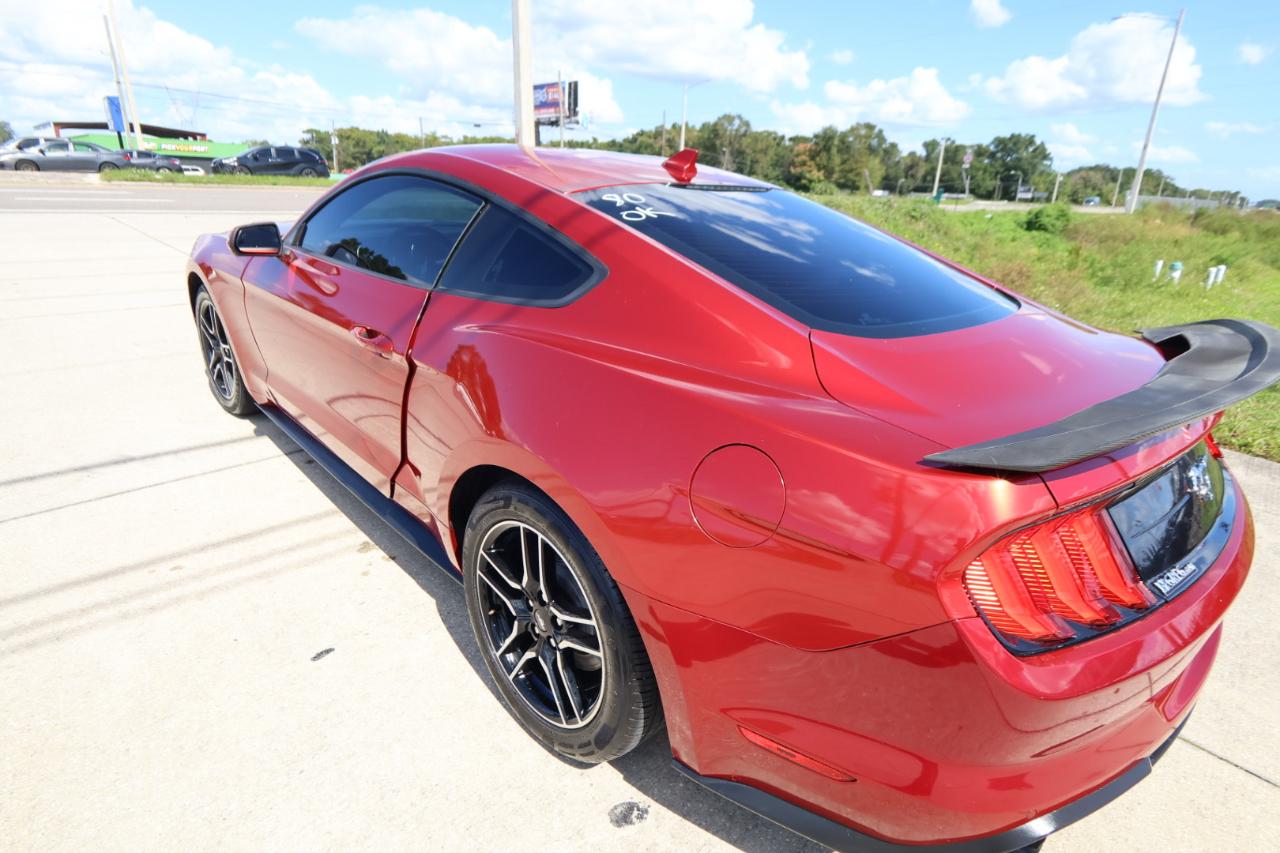 Ford Mustang EcoBoost Fastback 2021