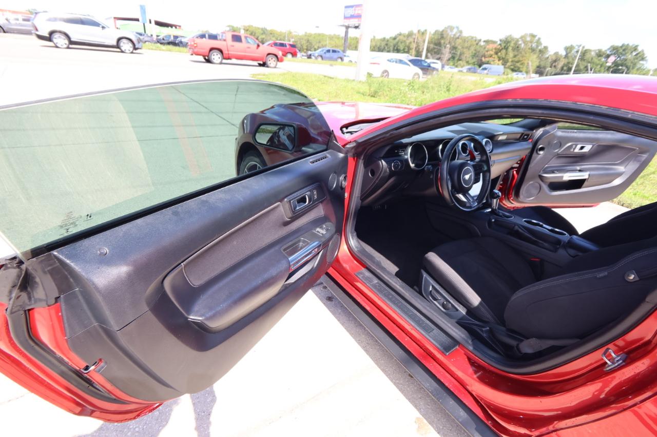 Ford Mustang EcoBoost Fastback 2021