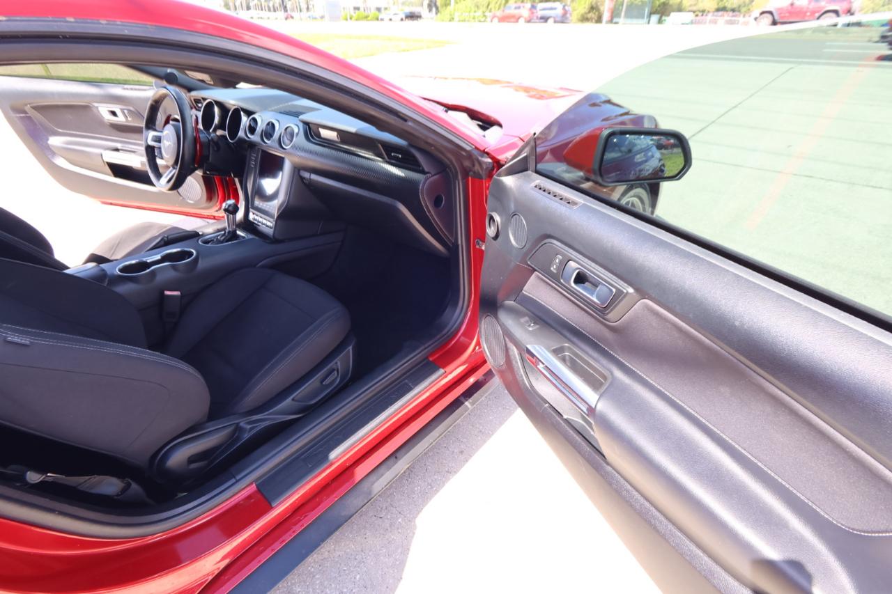 Ford Mustang EcoBoost Fastback 2021