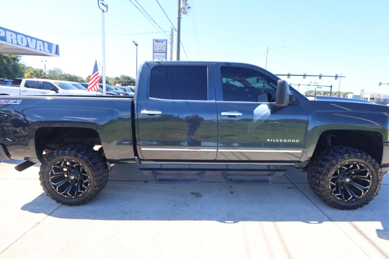 Chevrolet Silverado 1500 4WD Crew Cab 143.5" LTZ w/2LZ 2017
