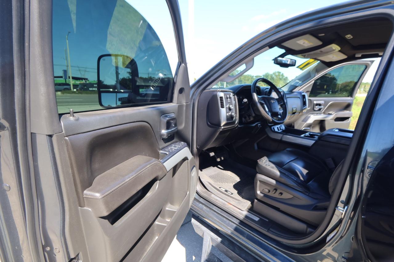 Chevrolet Silverado 1500 4WD Crew Cab 143.5" LTZ w/2LZ 2017