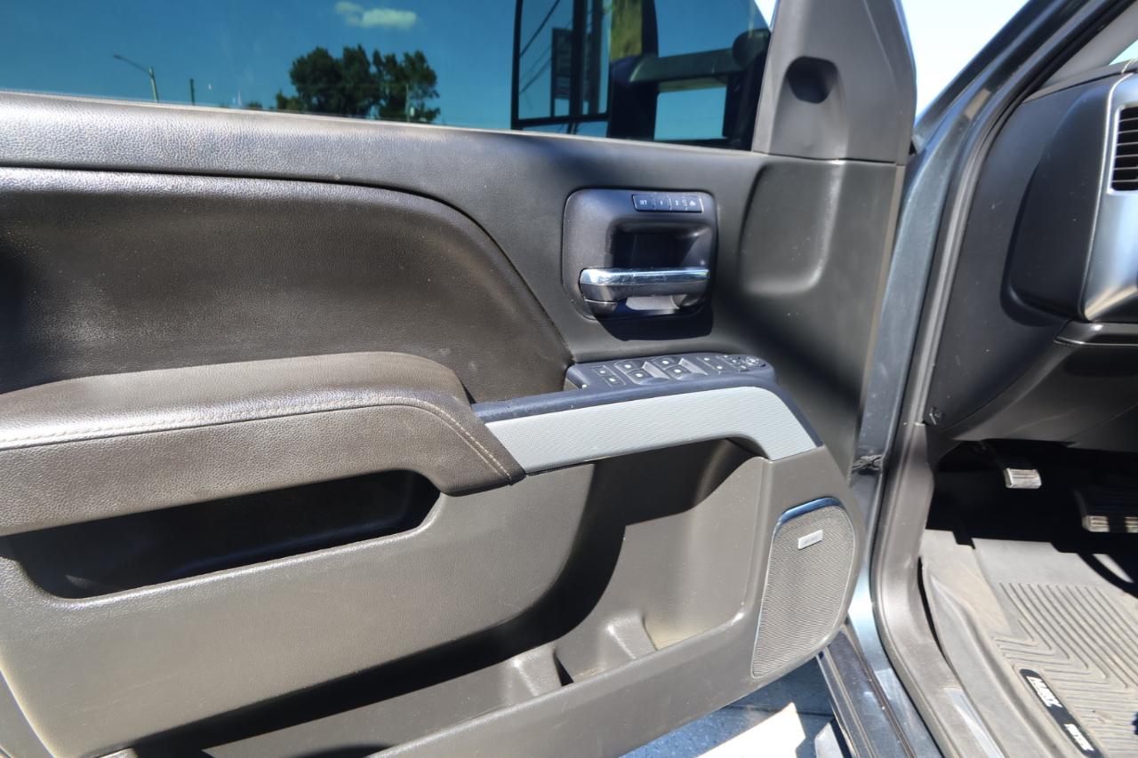 Chevrolet Silverado 1500 4WD Crew Cab 143.5" LTZ w/2LZ 2017