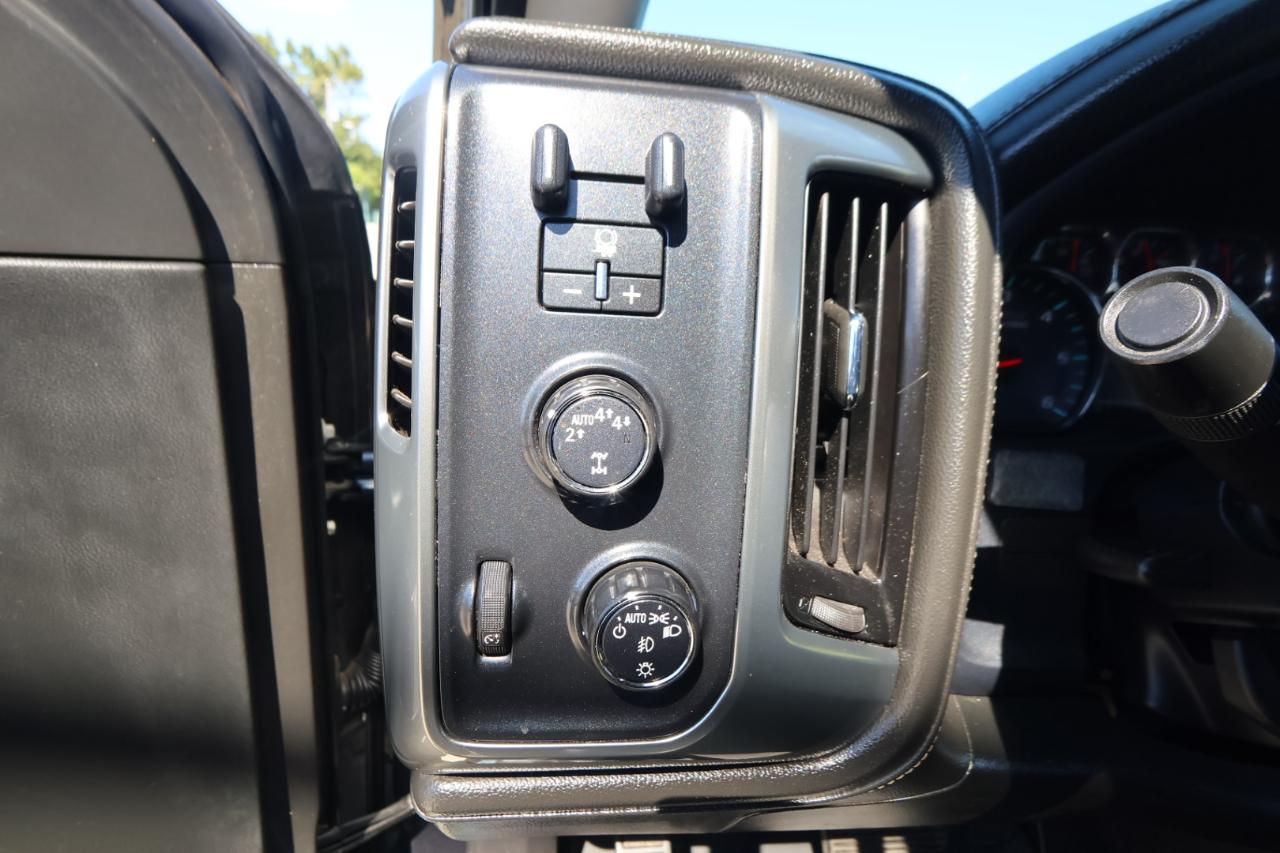 Chevrolet Silverado 1500 4WD Crew Cab 143.5" LTZ w/2LZ 2017