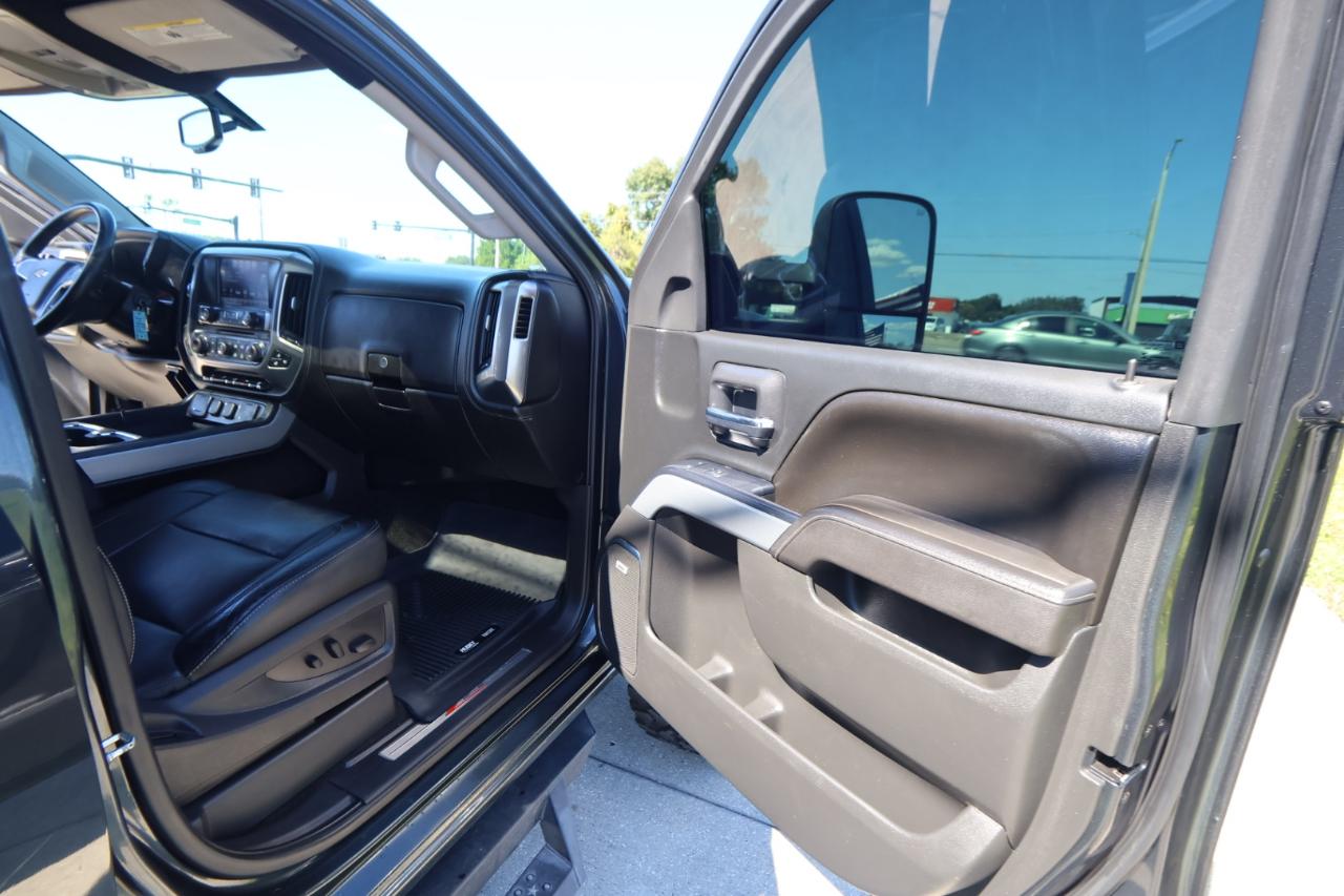 Chevrolet Silverado 1500 4WD Crew Cab 143.5" LTZ w/2LZ 2017