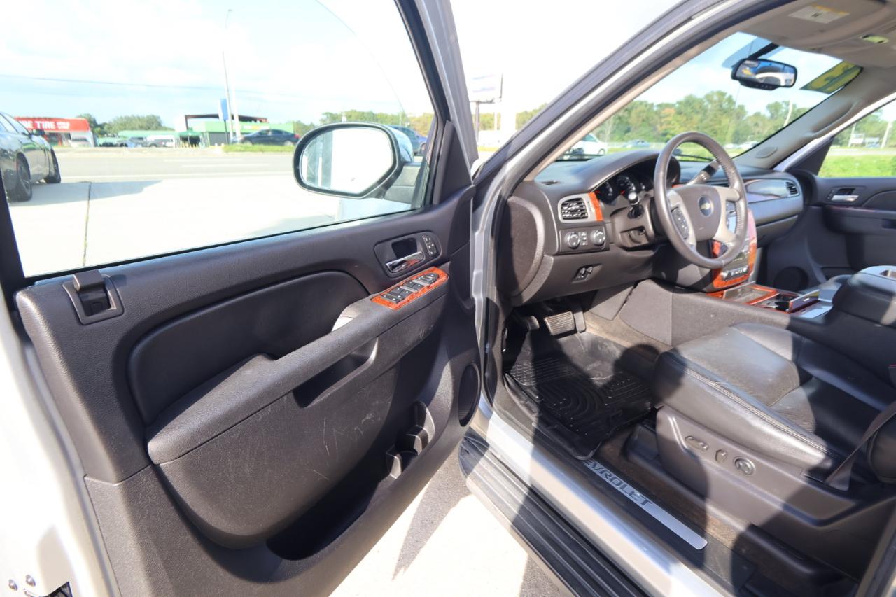 Chevrolet Avalanche 4WD Crew Cab LTZ 2013