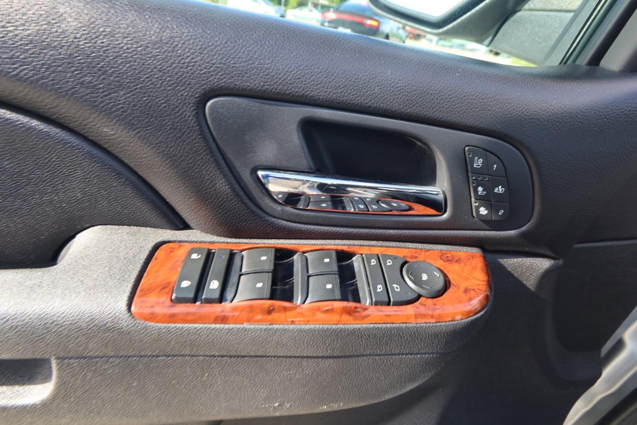 Chevrolet Avalanche 4WD Crew Cab LTZ 2013