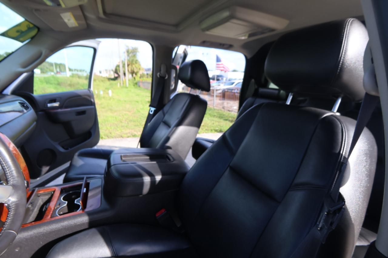 Chevrolet Avalanche 4WD Crew Cab LTZ 2013