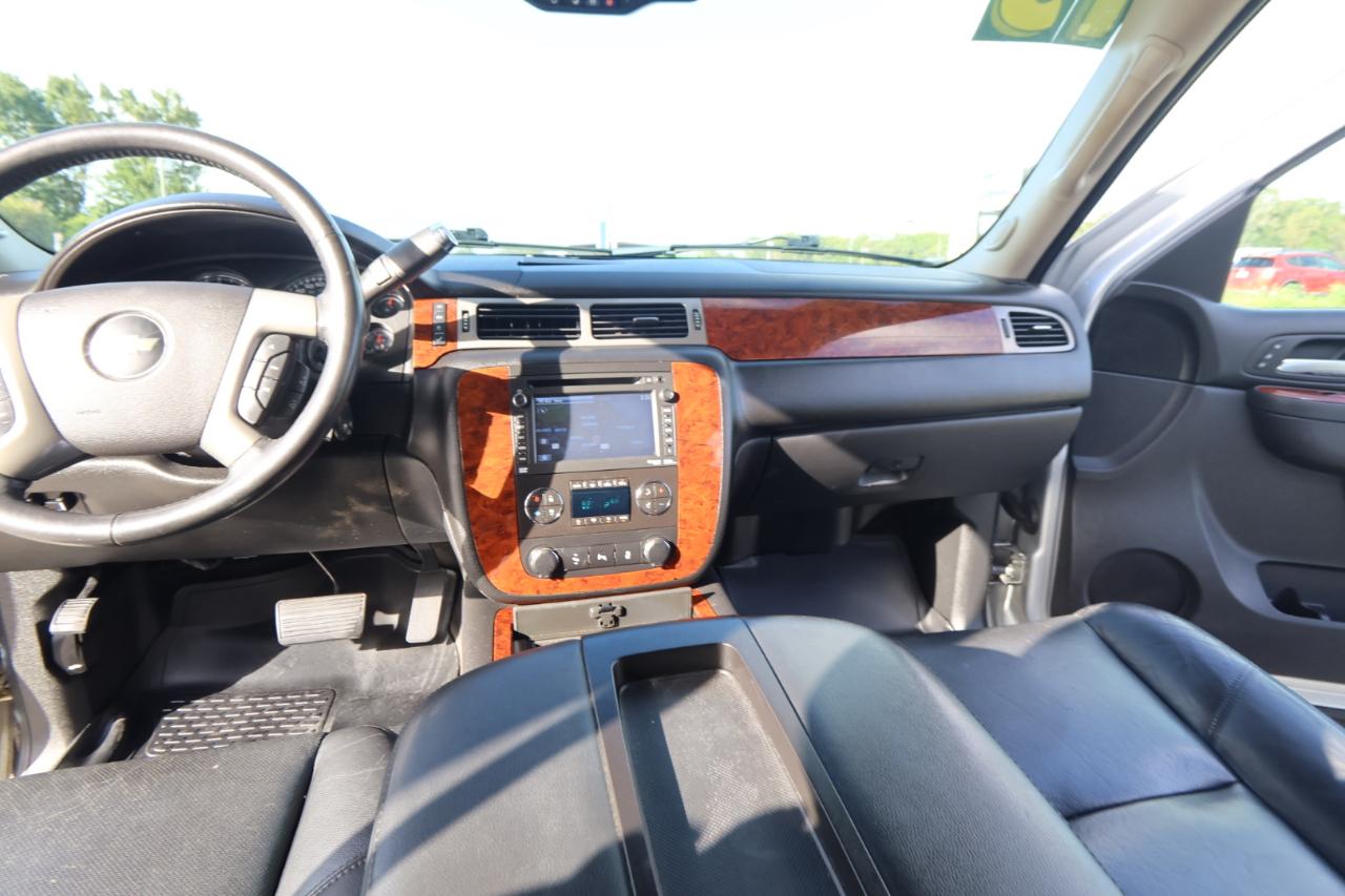 Chevrolet Avalanche 4WD Crew Cab LTZ 2013