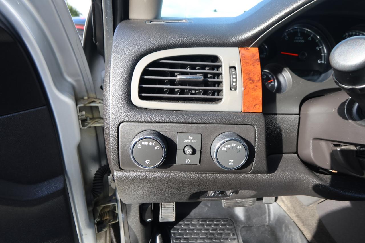 Chevrolet Avalanche 4WD Crew Cab LTZ 2013