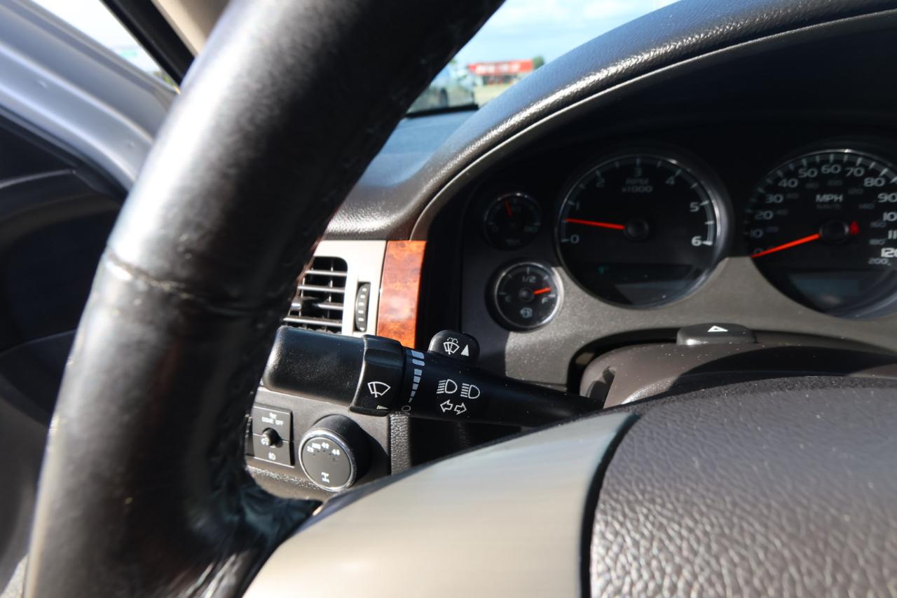 Chevrolet Avalanche 4WD Crew Cab LTZ 2013