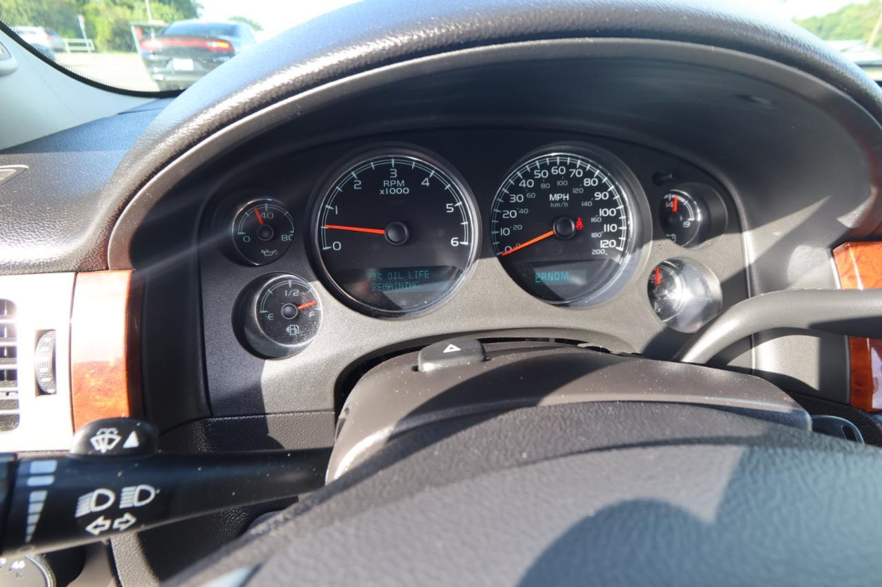 Chevrolet Avalanche 4WD Crew Cab LTZ 2013
