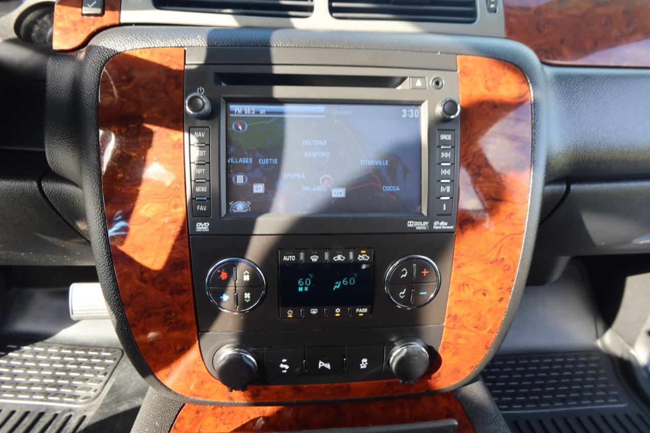 Chevrolet Avalanche 4WD Crew Cab LTZ 2013