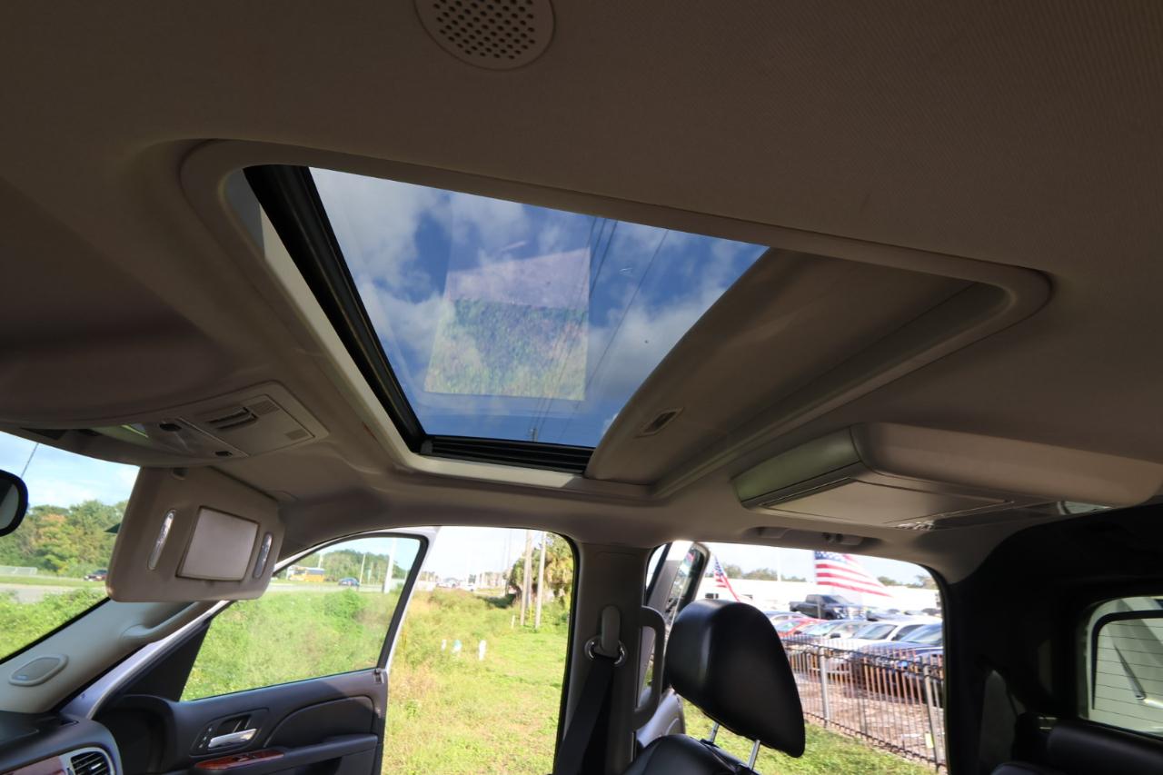 Chevrolet Avalanche 4WD Crew Cab LTZ 2013