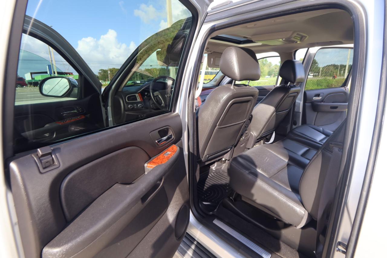Chevrolet Avalanche 4WD Crew Cab LTZ 2013