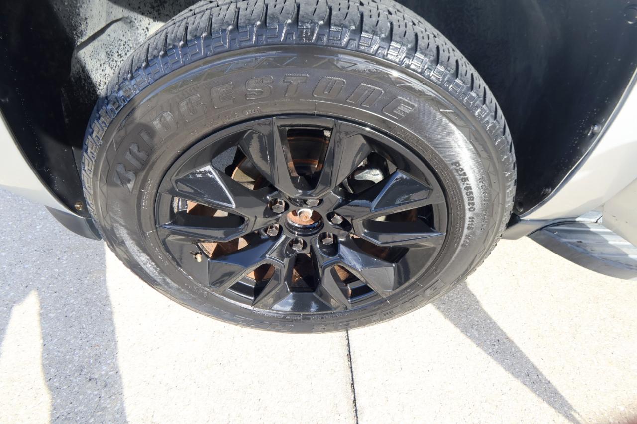 Chevrolet Avalanche 4WD Crew Cab LTZ 2013