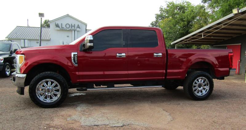 Ford F-250 SD XLT Crew Cab 4WD 2017 Ford F-250 SD XLT Crew Cab 4WD 2017