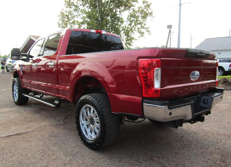 Ford F-250 SD XLT Crew Cab 4WD 2017 Ford F-250 SD XLT Crew Cab 4WD 2017