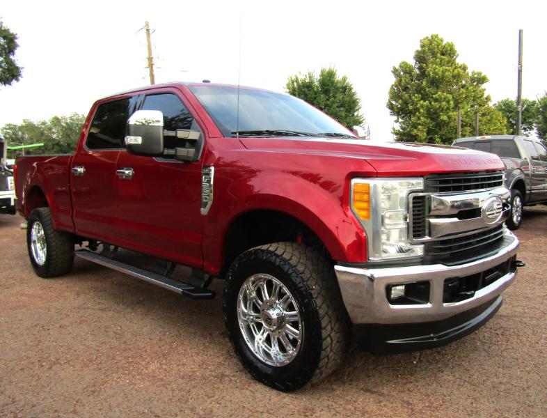 Ford F-250 SD XLT Crew Cab 4WD 2017 Ford F-250 SD XLT Crew Cab 4WD 2017