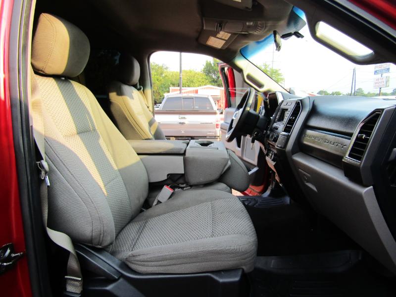 Ford F-250 SD XLT Crew Cab 4WD 2017 Ford F-250 SD XLT Crew Cab 4WD 2017